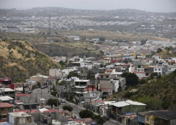 Narcos lanzan cacería contra policías de Tijuana que robaron cargamento de droga