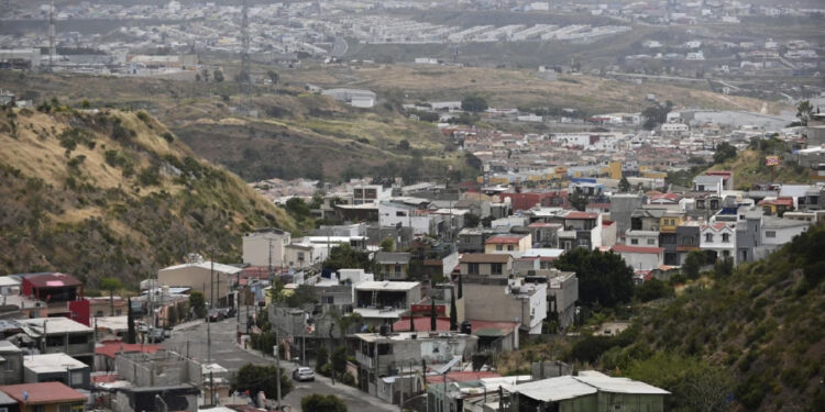 Narcos lanzan cacería contra policías de Tijuana que robaron cargamento de droga