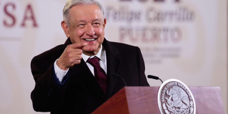 AMLO admite hackeo de datos de más de 300 periodistas que van a su conferencia