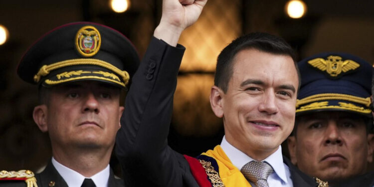 Ecuador: Daniel Noboa declara “terroristas” a grupos del crimen organizado y ordena al Ejército “neutralizarlos”