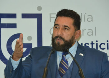 SEP da título exprés en Derecho a fiscal interino de CDMX