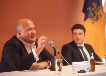 Enrique Alfaro arremete contra Máynez y Samuel