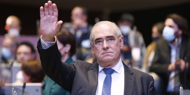 Julen Rementería critica iniciativas de AMLO sobre pensiones y elección de ministros