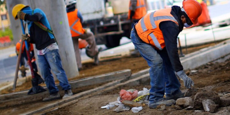 Advierten especialistas desaceleración de la economía mexicana al cierre de 2023