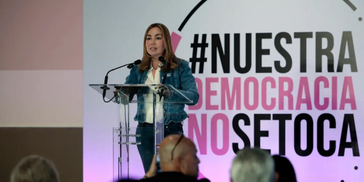 Anuncian marcha asociaciones civiles contra reformas de AMLO