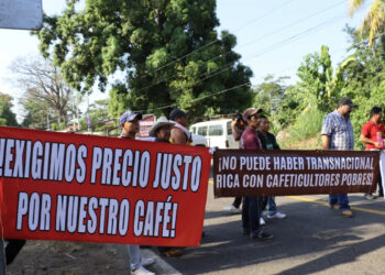 Cafetaleros de Chiapas exigen mejores precios a Nestlé