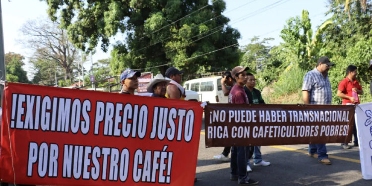 Cafetaleros de Chiapas exigen mejores precios a Nestlé