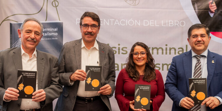 Resaltan importancia de “La crisis terminal del capitalismo”, nueva obra de Aquiles Córdova