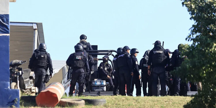 Asesinan a líder transportista y chofer en Guerrero