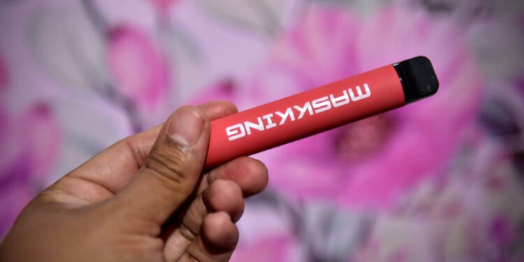 Rechazan comerciantes reforma que busca prohibir los vapeadores