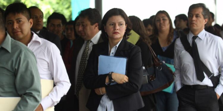 Brecha salarial de género en México, de las más altas de la OCDE