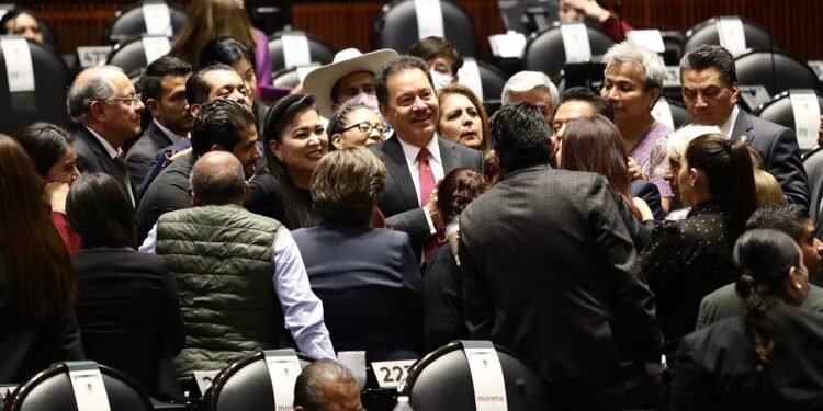 Morena y aliados preparan “fash track” para blindar reformas constitucionales