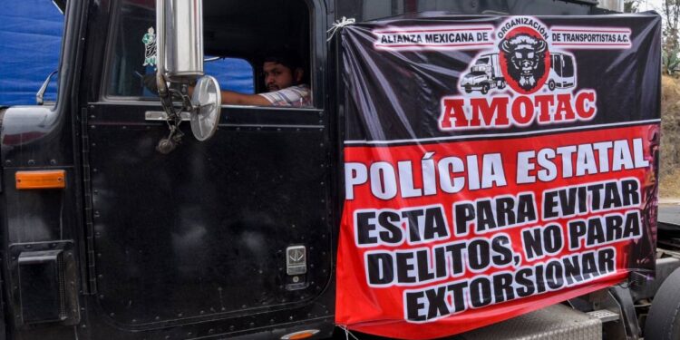 Alistan paro nacional de transportistas por ola de violencia