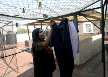 Mujeres mexicanas destinan 12 horas más al trabajo doméstico que los hombres: ONU