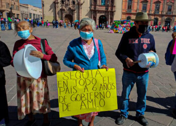 #MéxicoSinAgua: con cubetas vacías, urgen atención de crisis